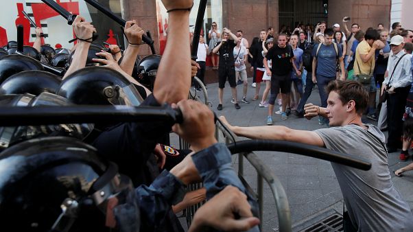 Участников протестов в Москве обвинили в беспорядках Участников протестов в Москве обвинили в беспорядках