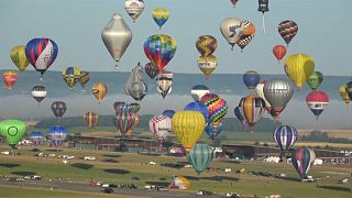 Fransa'nın doğusunda balon festivali: Bin sıcak hava balonu göğe yükseliyor  