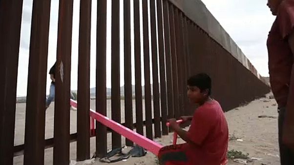 Balancés animam muro na fronteira EUA-México Balancés animam muro na fronteira EUA-México