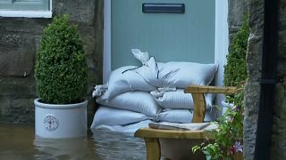 شاهد: فيضانات مفاجئة تضرب شمال المملكة المتحدة