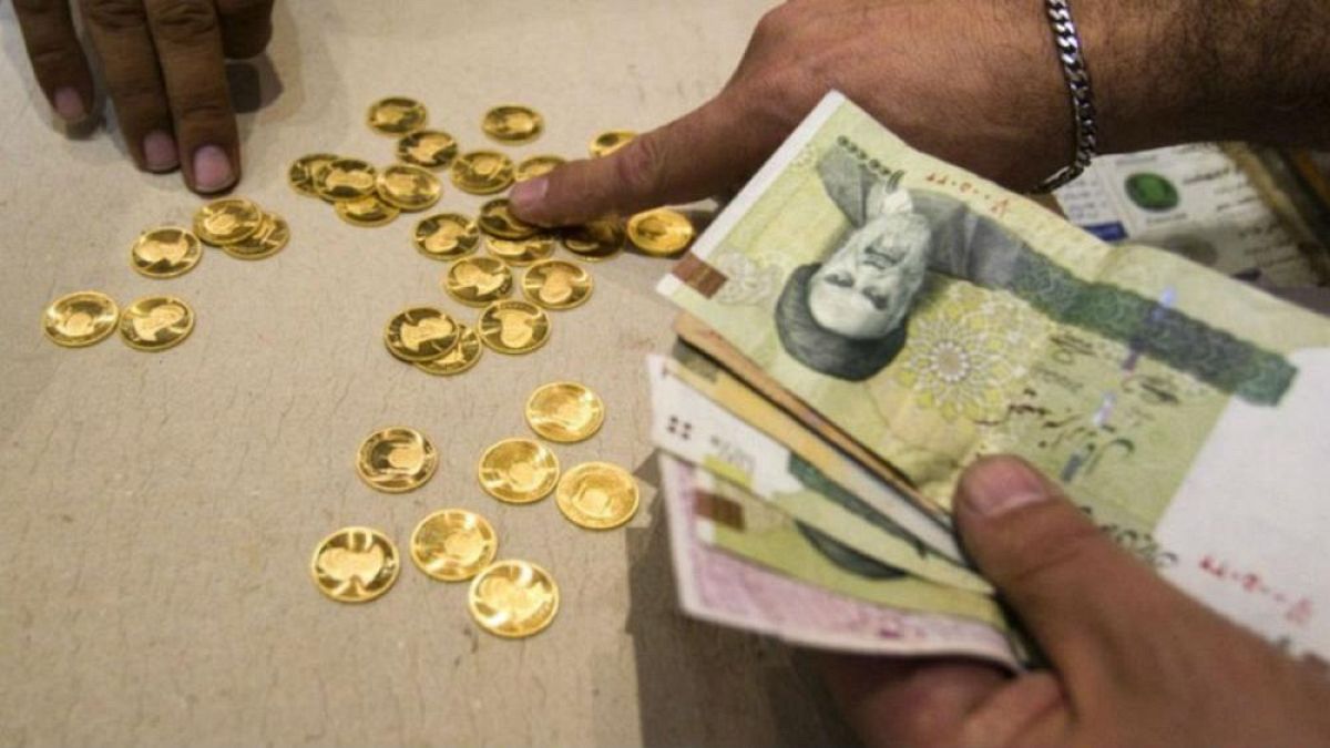 افت قیمت سکه طلا؛ نرخ دلار به هفته پیش بازگشت