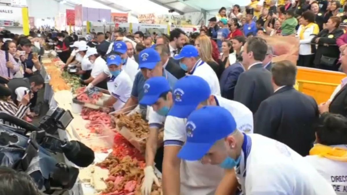 Watch: Chefs create Mexico's longest sandwich
