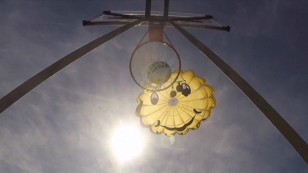 Canasta desde treinta metros de altura Canasta desde treinta metros de altura