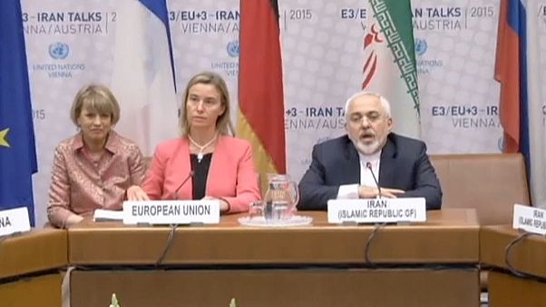 Hassan Rouhani garante que Irão vai ultrapassar sanções dos EUA Hassan Rouhani garante que Irão vai ultrapassar sanções dos EUA