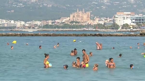 Nuevo record de turismo en España, a pesar del descenso de los turistas británicos Nuevo record de turismo en España, a pesar del descenso de los turistas británicos