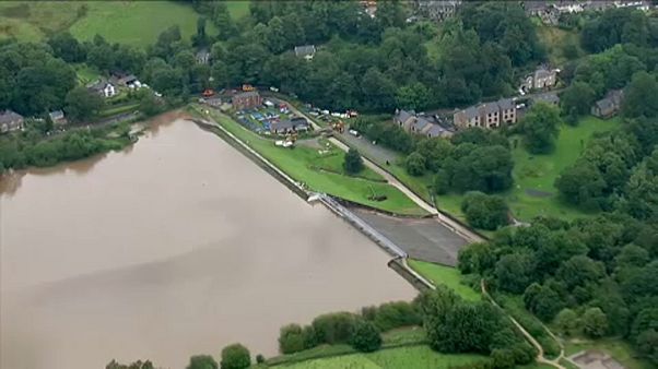 Angleterre : "éviter à tout prix que le barrage ne cède" Angleterre : "éviter à tout prix que le barrage ne cède"