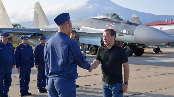 Поездка Медведева на Курилы вызвала протест Японии Поездка Медведева на Курилы вызвала протест Японии