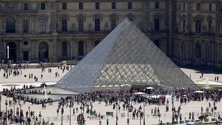 Le musée du Louvre est surchargé