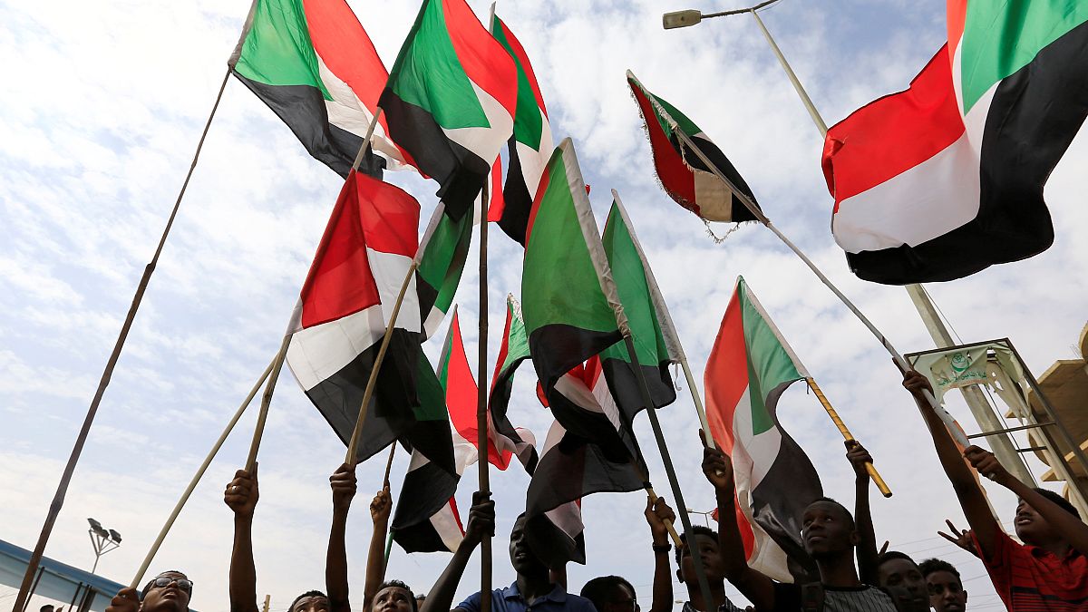 Sudan: Askerler ile muhalifler geçiş dönemi hükümetinin yetkilerini düzenleyen metinde uzlaştı