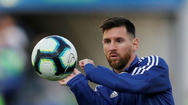 Yıldız futbolcu Lionel Messi'ye 3 ay uluslararası turnuvalardan men cezası Yıldız futbolcu Lionel Messi'ye 3 ay uluslararası turnuvalardan men cezası