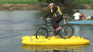 شاهد: الدراجة النيلية ابتكار مصري للتنقل بين ضفتي نهر النيل 