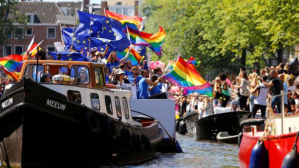 Ámsterdam se tiñe de multicolor para celebrar el orgullo gay Ámsterdam se tiñe de multicolor para celebrar el orgullo gay
