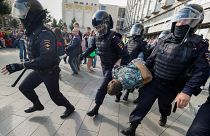 Εκατοντάδες συλλήψεις στη Μόσχα