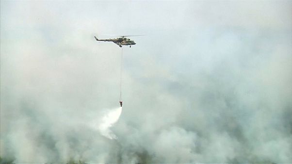 Rus hava kuvvetlerinin müdahalesine rağmen Sibirya'da orman yangınlarının önü alınamıyor Rus hava kuvvetlerinin müdahalesine rağmen Sibirya'da orman yangınlarının önü alınamıyor