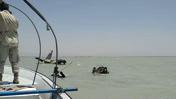 یک فروند هواپیمای جنگی ایران در استان بوشهر سقوط کرد یک فروند هواپیمای جنگی ایران در استان بوشهر سقوط کرد