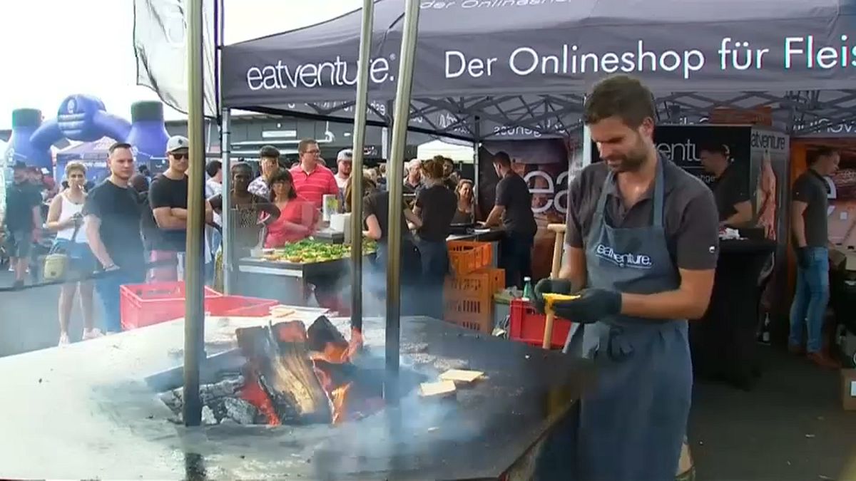 شاهد: عشاق اللحوم يلتقون في البطولة الوطنية للشواء بألمانيا