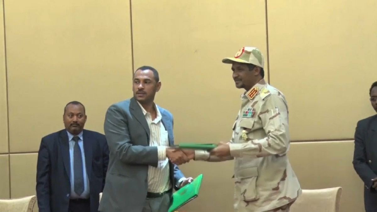 Soudan : le pouvoir aux civils mi-août 