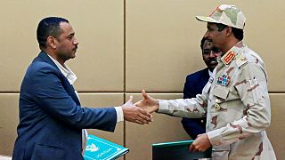 سودان؛ امضای اولیۀ سند قانون اساسی و توافق بر سر شکل دولت انتقالی