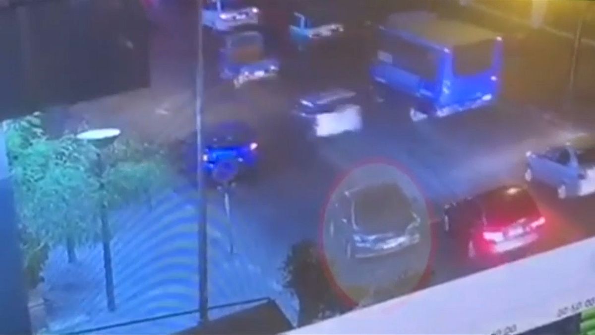 شاهد: فيديو يصور لحظات وقوع انفجار السيارة المفخخة في القاهرة
