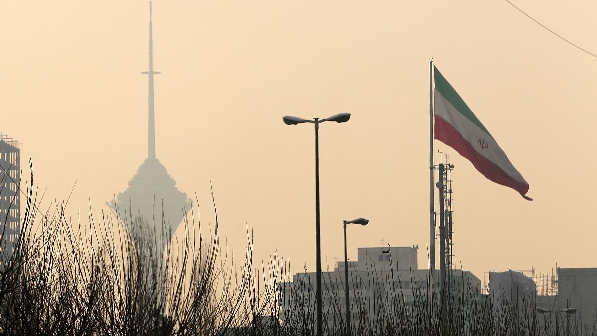 تهدید ایران به اجرای گام سوم کاهش تعهداتش: دیگر برجامی باقی نمی‌ماند