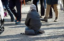 Una ciudad sueca pide el pago de una licencia de 23 euros para mendigar en sus calles