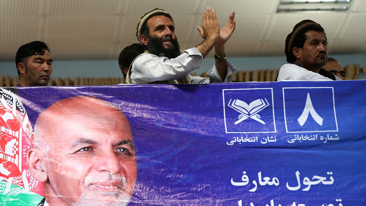 طالبان تشجب الانتخابات الأفغانية وتهدد بشن هجمات