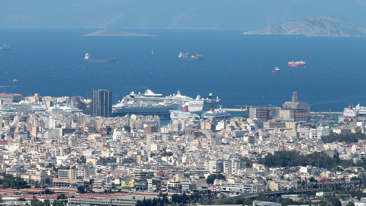 Άποψη του Πειραιά από τα Τουρκοβούνια