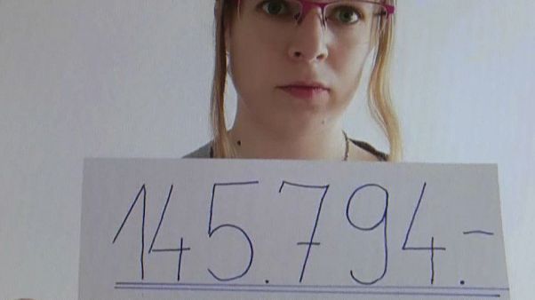 Ungheria: protesta "social" degli insegnanti sottopagati Ungheria: protesta "social" degli insegnanti sottopagati