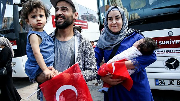 AB, Türkiye'deki mülteci destek fonuna 127 milyon euro daha aktardı AB, Türkiye'deki mülteci destek fonuna 127 milyon euro daha aktardı