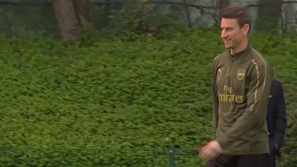 Laurent Koscielny s’engage avec les Girondins de Bordeaux Laurent Koscielny s’engage avec les Girondins de Bordeaux