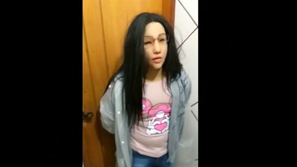 Brasile: si è impiccato il detenuto che aveva provato ad evadere travestito da donna Brasile: si è impiccato il detenuto che aveva provato ad evadere travestito da donna