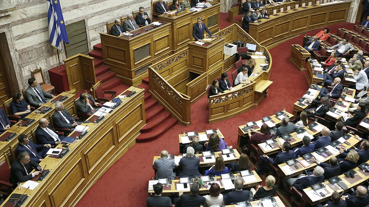 Ο πρωθυπουργός Κυριάκος Μητσοτάκης στην Ολομέλεια της Βουλής