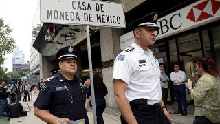 Meksika: Darphaneyi basan silahlı soyguncular açık bırakılan kasadaki altınları çaldı