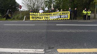 Des manifestants réclamant le maintien de la libre circulation de part et d'autre de la frontière entre la République d'Irlande et l'Irlande du Nord (18/04/2019)