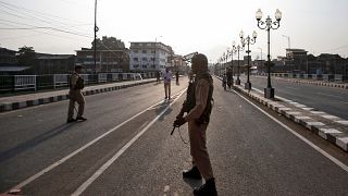 Le Cachemire indien bâillonné, le Pakistan s'oppose au décret de New Delhi