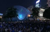 Látványos lézer fényjáték demonstráció Hongkongban