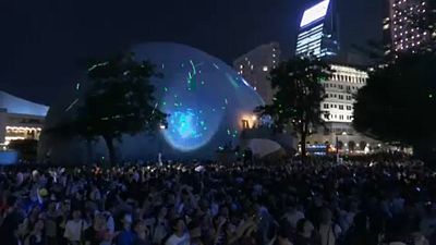 Látványos lézer fényjáték demonstráció Hongkongban