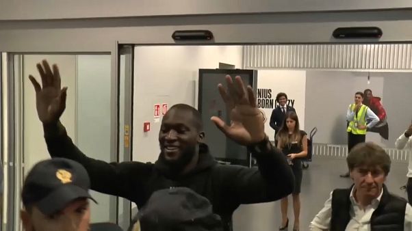 Lukaku recebido por adeptos do Inter em delírio Lukaku recebido por adeptos do Inter em delírio