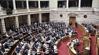 Συζήτηση στην Ολομέλεια της Βουλής για το διυπουργικό νομοσχέδιο