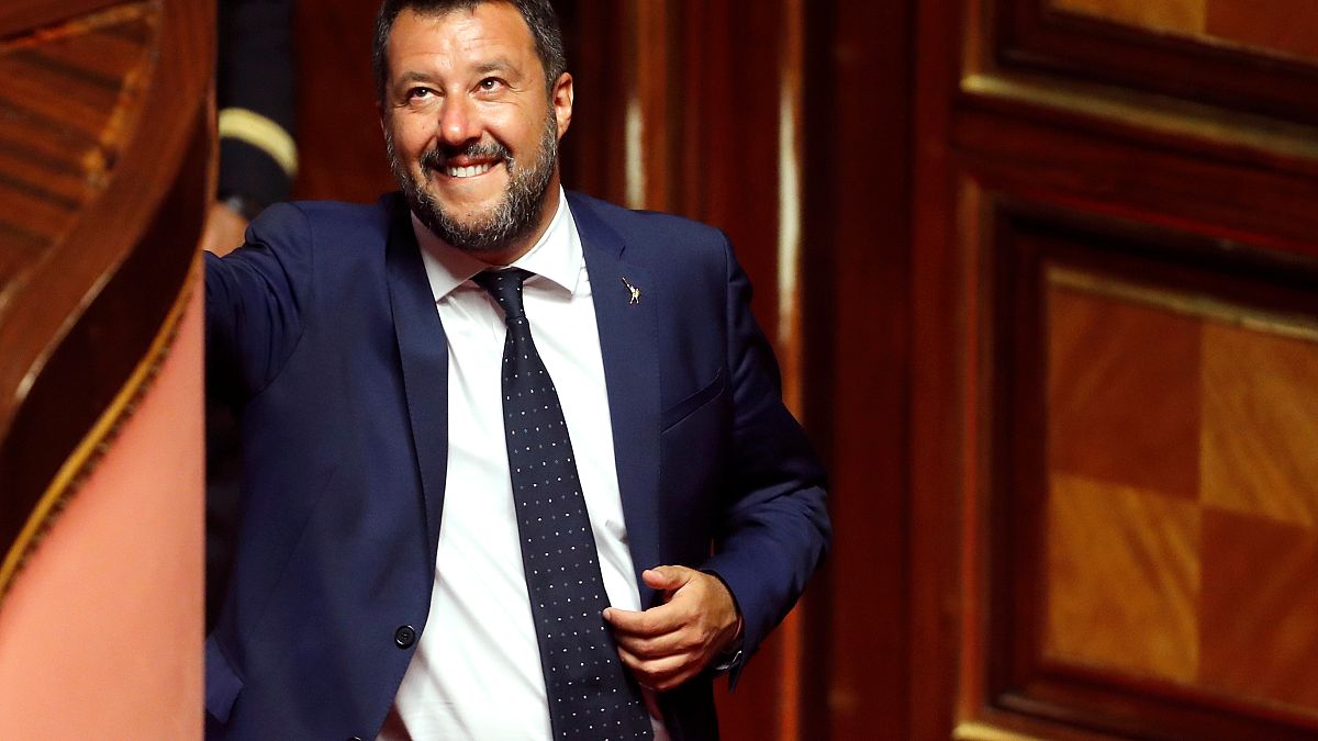 Salvini da por rota la coalición con 5 Estrellas y exige elecciones
