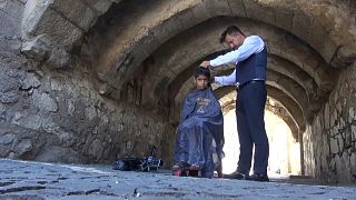 Urfalı berberden Kurban Bayramı öncesi çocuklara ücretsiz saç tıraşı 