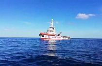 Migranti: Open Arms si rivolge alla procura dei minori