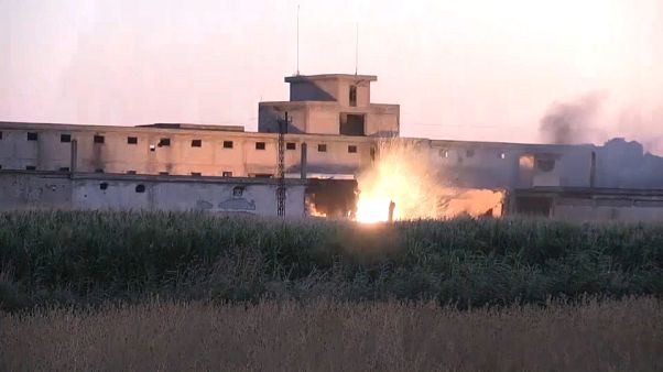 В Турции на складе боеприпасов произошел взрыв В Турции на складе боеприпасов произошел взрыв