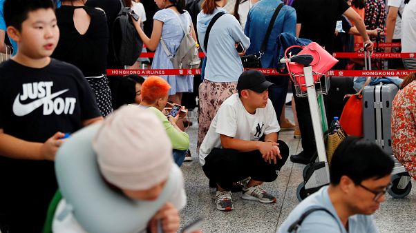 Hong Kong Havalimanı gidiş yolcuları ve çalışanlar dışında herkese kapandı Hong Kong Havalimanı gidiş yolcuları ve çalışanlar dışında herkese kapandı