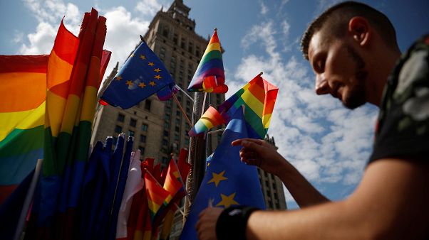 Exámenes psiquiátricos y preguntas íntimas: las trabas para cambiar de género en Europa Exámenes psiquiátricos y preguntas íntimas: las trabas para cambiar de género en Europa