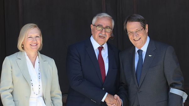 Πρόεδρος Αναστασιάδης: «Μόνο τα κυρίαρχα κράτη αδειοδοτούν ή αποφαίνονται για την ΑΟΖ τους» Πρόεδρος Αναστασιάδης: «Μόνο τα κυρίαρχα κράτη αδειοδοτούν ή αποφαίνονται για την ΑΟΖ τους»