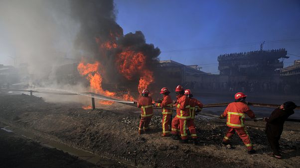 ضحايا انفجار صهريج الوقود في تنزاينا يرتفع إلى 69 قتيلا ودار السلام تحد ثلاثة أيام ضحايا انفجار صهريج الوقود في تنزاينا يرتفع إلى 69 قتيلا ودار السلام تحد ثلاثة أيام