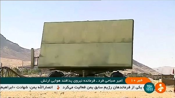 فيديو: إيران تكشف عن منظومة دفاع صاروخية جديدة ومطورة محلياً فيديو: إيران تكشف عن منظومة دفاع صاروخية جديدة ومطورة محلياً