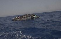 إنقاذ 80 مهاجرا في البحر المتوسط