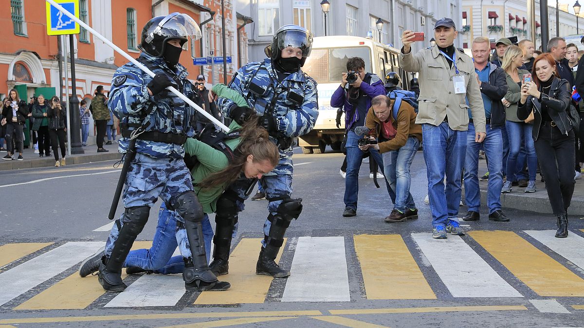 Más de 250 detenidos en un nuevo sábado de protestas en Rusia